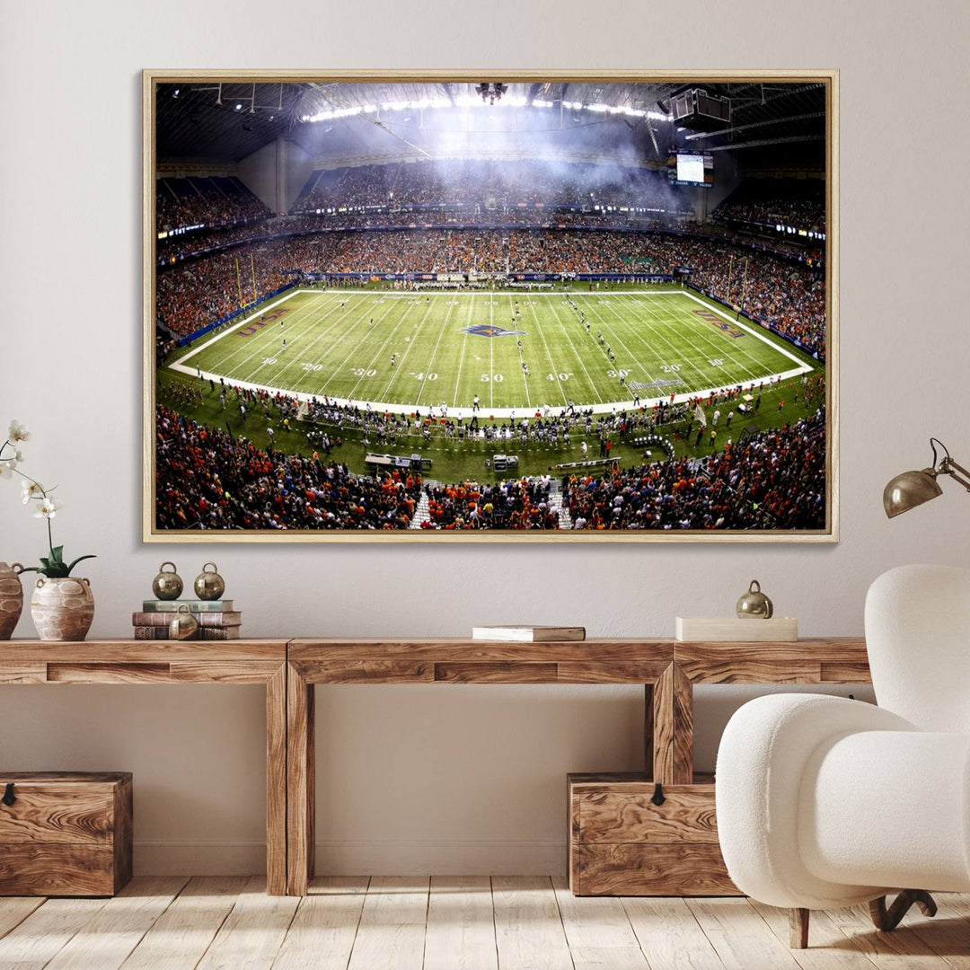 46972-MGV-FC-36X24_Natural-The University of Texas at San Antonio Roadrunners Football Team Print - San Antonio Alamodome Wall Art Canvas Print