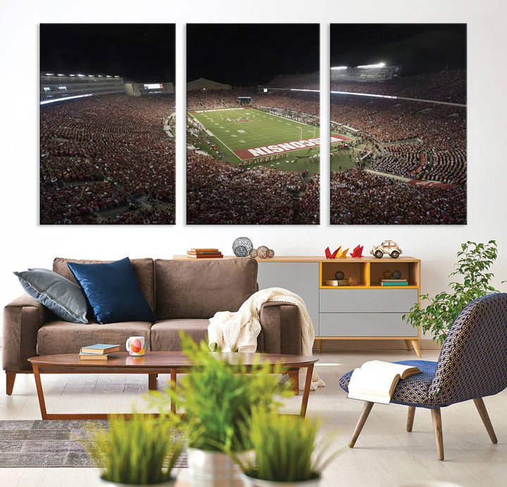 42403-MGV-CV-36X24-Wisconsin Badgers Football Team Print - Madison Camp Randall Stadium Wall Art Canvas Print