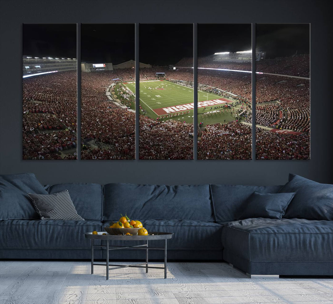 42403-MGV-CV-36X24-Wisconsin Badgers Football Team Print - Madison Camp Randall Stadium Wall Art Canvas Print