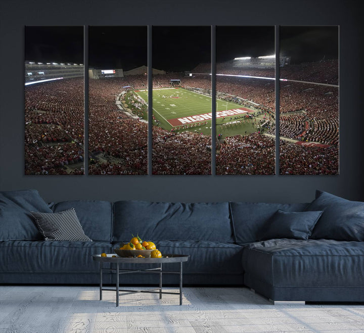 42403-MGV-CV-36X24-Wisconsin Badgers Football Team Print - Madison Camp Randall Stadium Wall Art Canvas Print