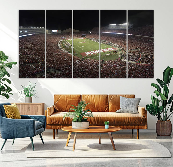 42403-MGV-CV-36X24-Wisconsin Badgers Football Team Print - Madison Camp Randall Stadium Wall Art Canvas Print