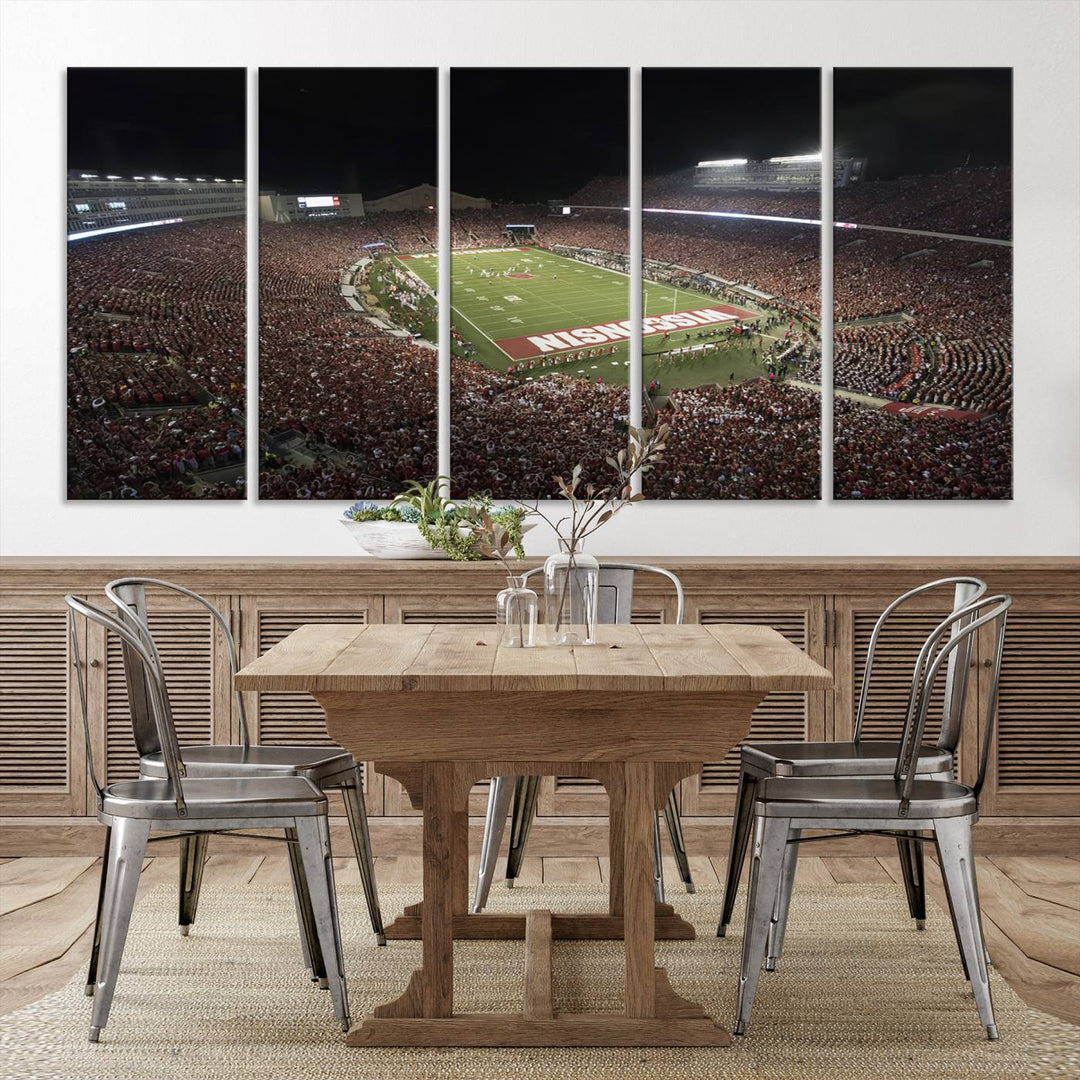 42403-MGV-CV-36X24-Wisconsin Badgers Football Team Print - Madison Camp Randall Stadium Wall Art Canvas Print
