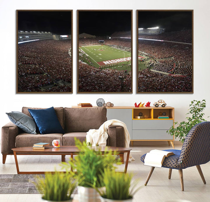 42403-MGV-CV-36X24-Wisconsin Badgers Football Team Print - Madison Camp Randall Stadium Wall Art Canvas Print