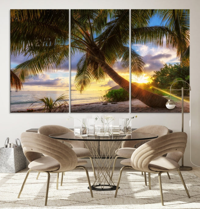 Coucher de soleil sur une île tropicale sur la plage Palms Wall Art Impression sur toile