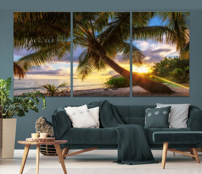 Coucher de soleil sur une île tropicale sur la plage Palms Wall Art Impression sur toile