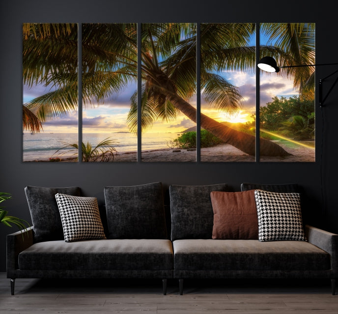 Coucher de soleil sur une île tropicale sur la plage Palms Wall Art Impression sur toile