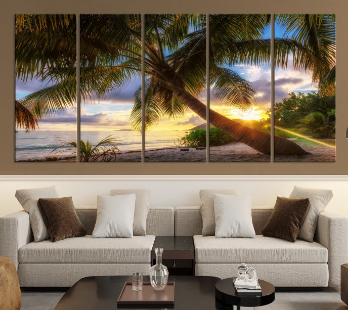 Coucher de soleil sur une île tropicale sur la plage Palms Wall Art Impression sur toile