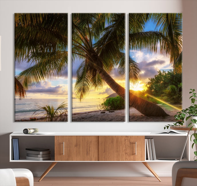 Coucher de soleil sur une île tropicale sur la plage Palms Wall Art Impression sur toile