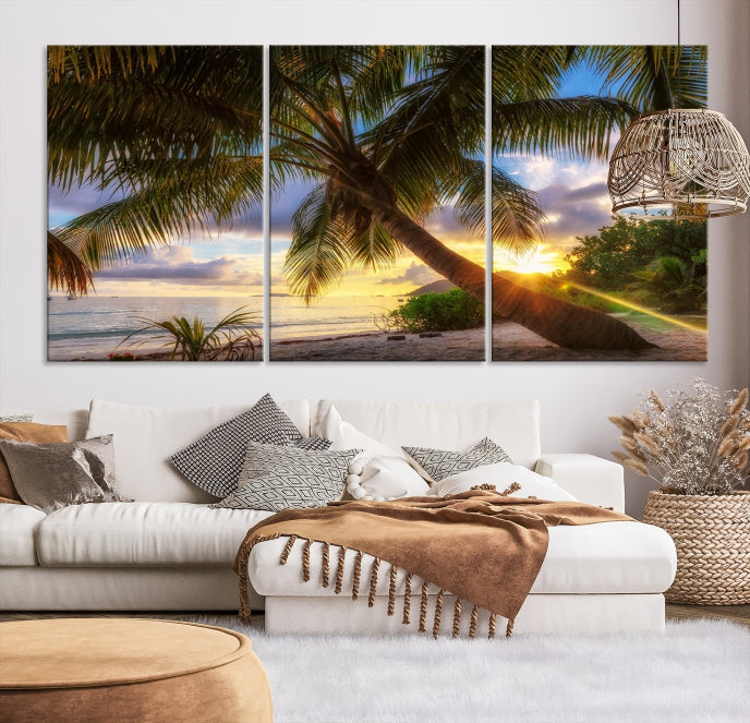 Coucher de soleil sur une île tropicale sur la plage Palms Wall Art Impression sur toile