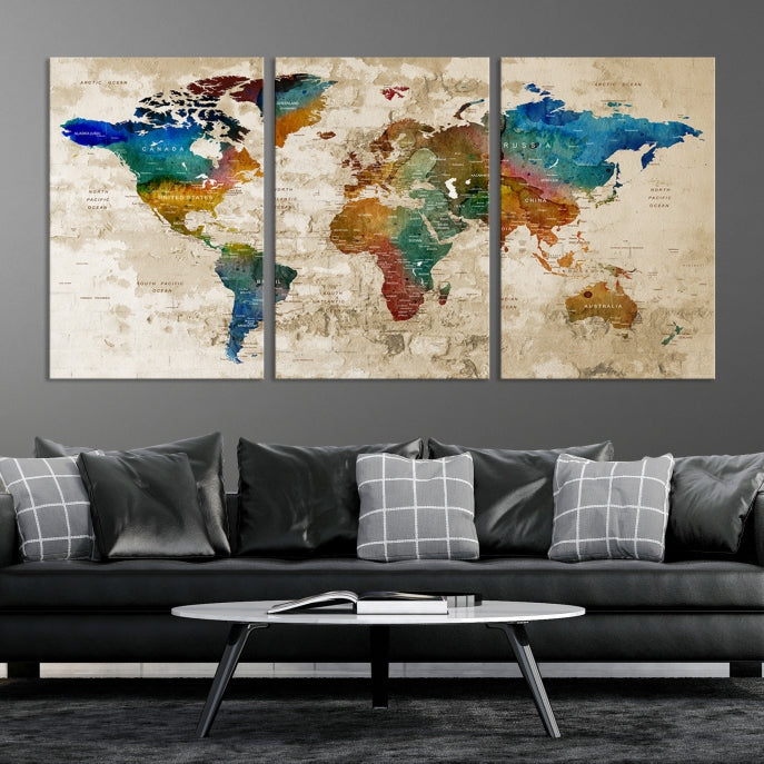 Impression d'art mural avec des punaises de carte du monde sur toile